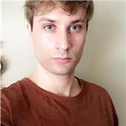 Ho una laurea magistrale in Lettere Moderne, acquisita presso l’Università degli Studi di Milano